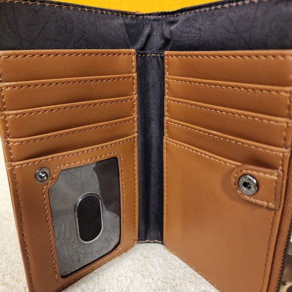 Loungefly Annabelle Doll Box Cosplay Horror Movie Halloween Flap Wallet NEW - Picture 9 of 12